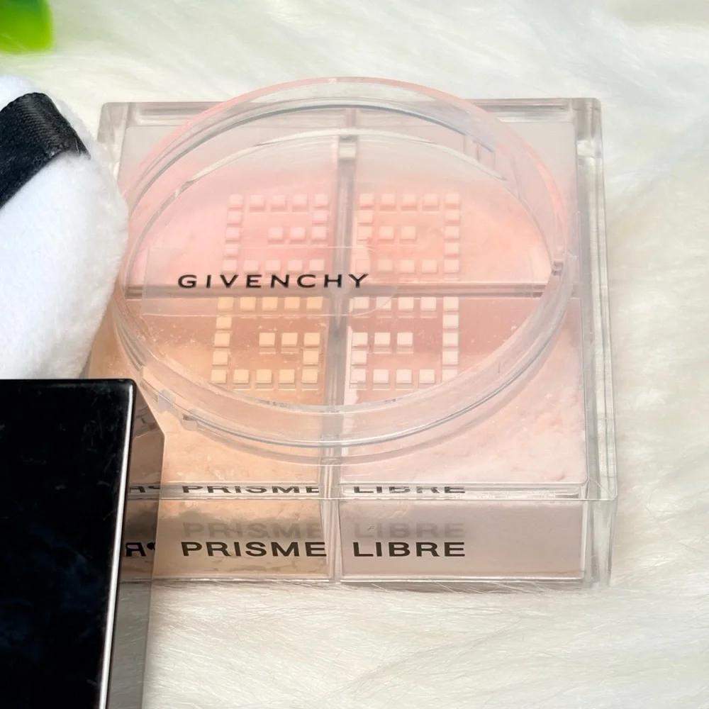 Givenchy Prisme‎ Libre Illuminating Loose Powder
